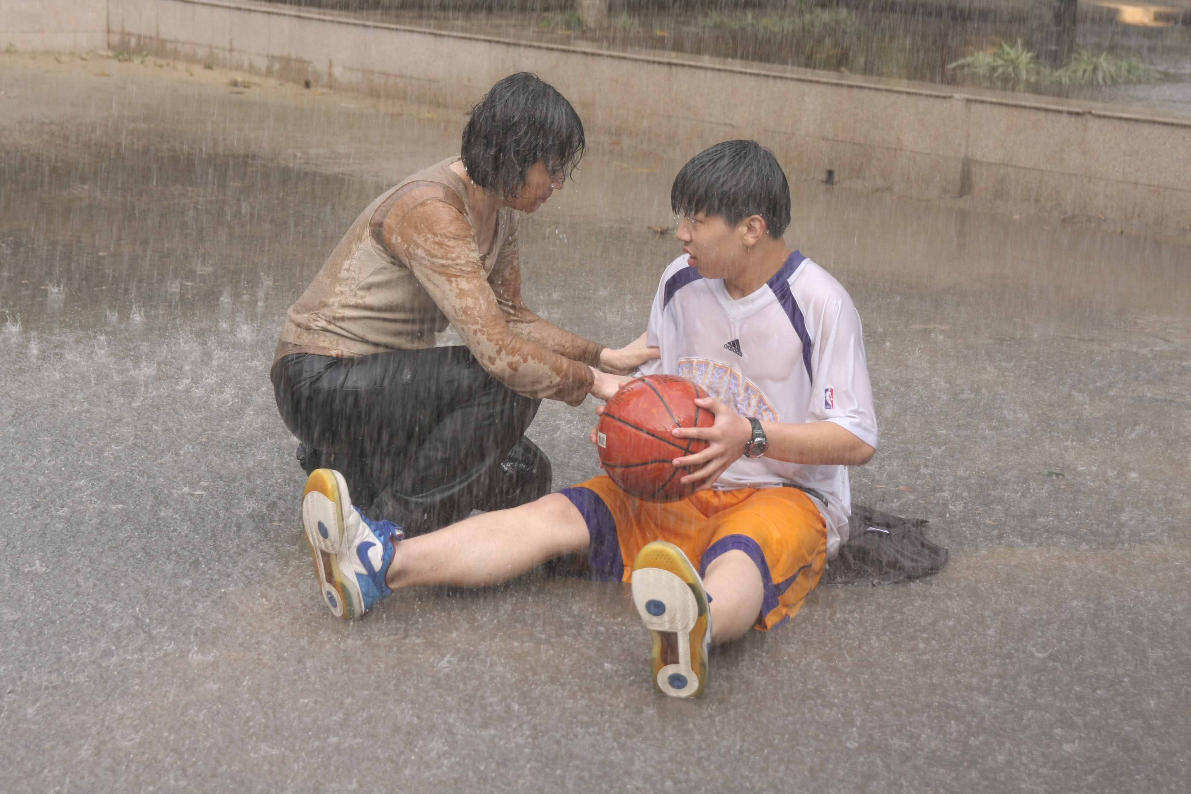 关于社区互动:粉丝自己制作的精彩投篮集锦的信息 关于社区互动:粉丝自己制作的精彩投篮集锦的信息